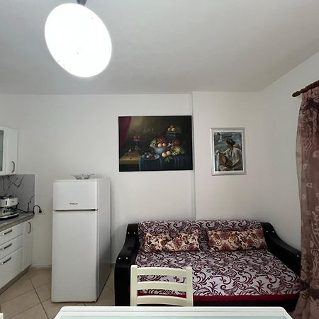 Vivi La Tua Vacanza Con L'Appartamento 1 Di Ervin! Enjoy Your Holiday With Ervin'S Apartment 1! วญอเรอ ภายนอก รูปภาพ