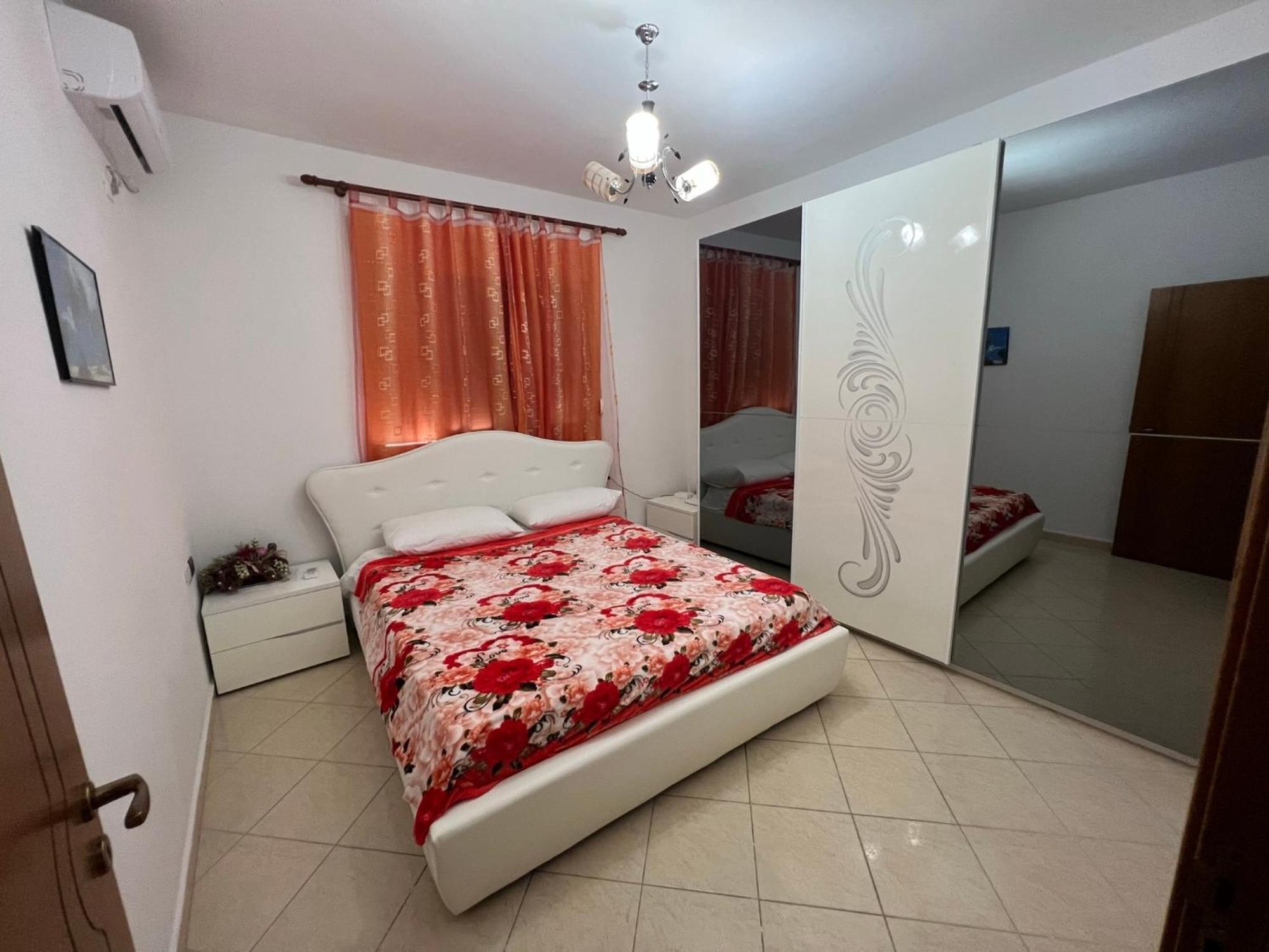Vivi La Tua Vacanza Con L'Appartamento 1 Di Ervin! Enjoy Your Holiday With Ervin'S Apartment 1! วญอเรอ ภายนอก รูปภาพ